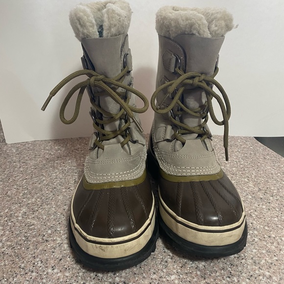 Sorel Women’s Caribou boot size 6 - Picture 5 of 9